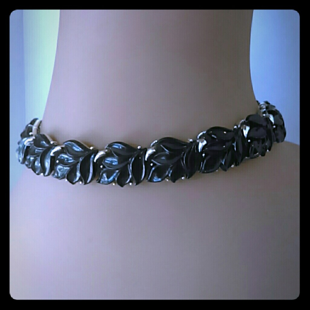 Vintage Black Lucite Leaves Choker Necklace